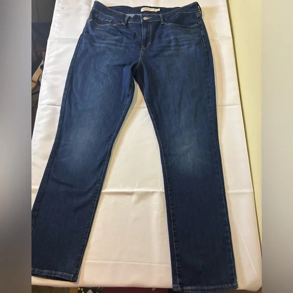 Levi’s size 16M/33x30 Women’s Blue Denim Mid Rise Straight Leg Jeans - Picture 1 of 8